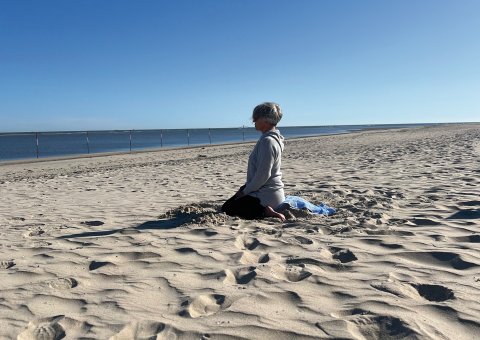 Zur inneren Balance am Strand finden