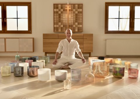 Kristalle und Sound Healing im Steinweiden Retreat Center