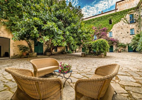 Entspannung im Innenhof des Palazzos