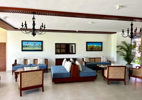 Der Empfangsbereich mit Rezeption