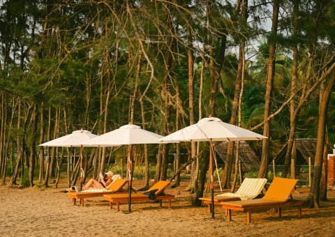 Das Resort bietet direkten Zugang zum weiten Sandstrand