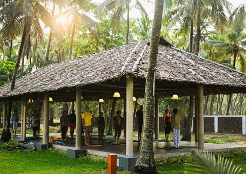 Die täglichen Yoga-Einheiten unterstützen die Wirkung der Ayurveda-Kur