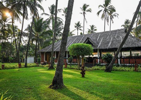 Blick auf die Yogahalle