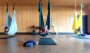 Mit Tüchern durch den Yoga-Flow schweben
